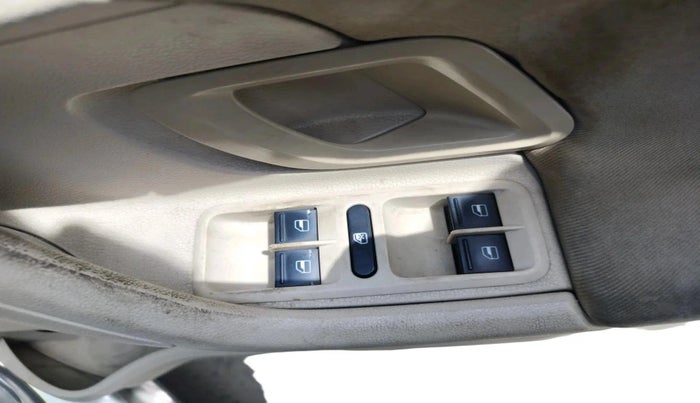 2011 Skoda Fabia ACTIVE 1.2 MPI, Petrol, Manual, 49,443 km, interior