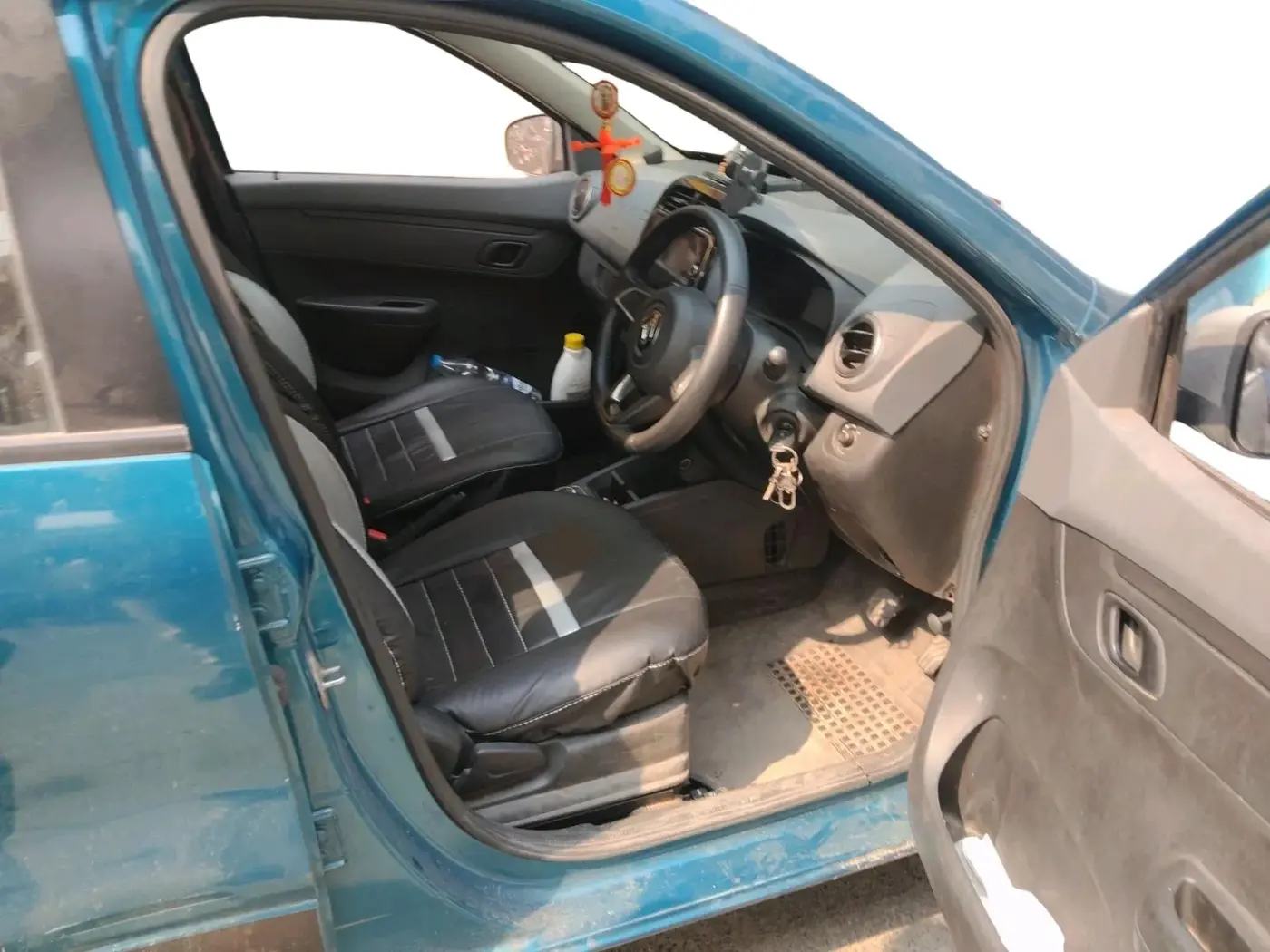 2022 Renault Kwid RXT 1.0 AMT (O), Petrol, Automatic, 38,500 km, interior