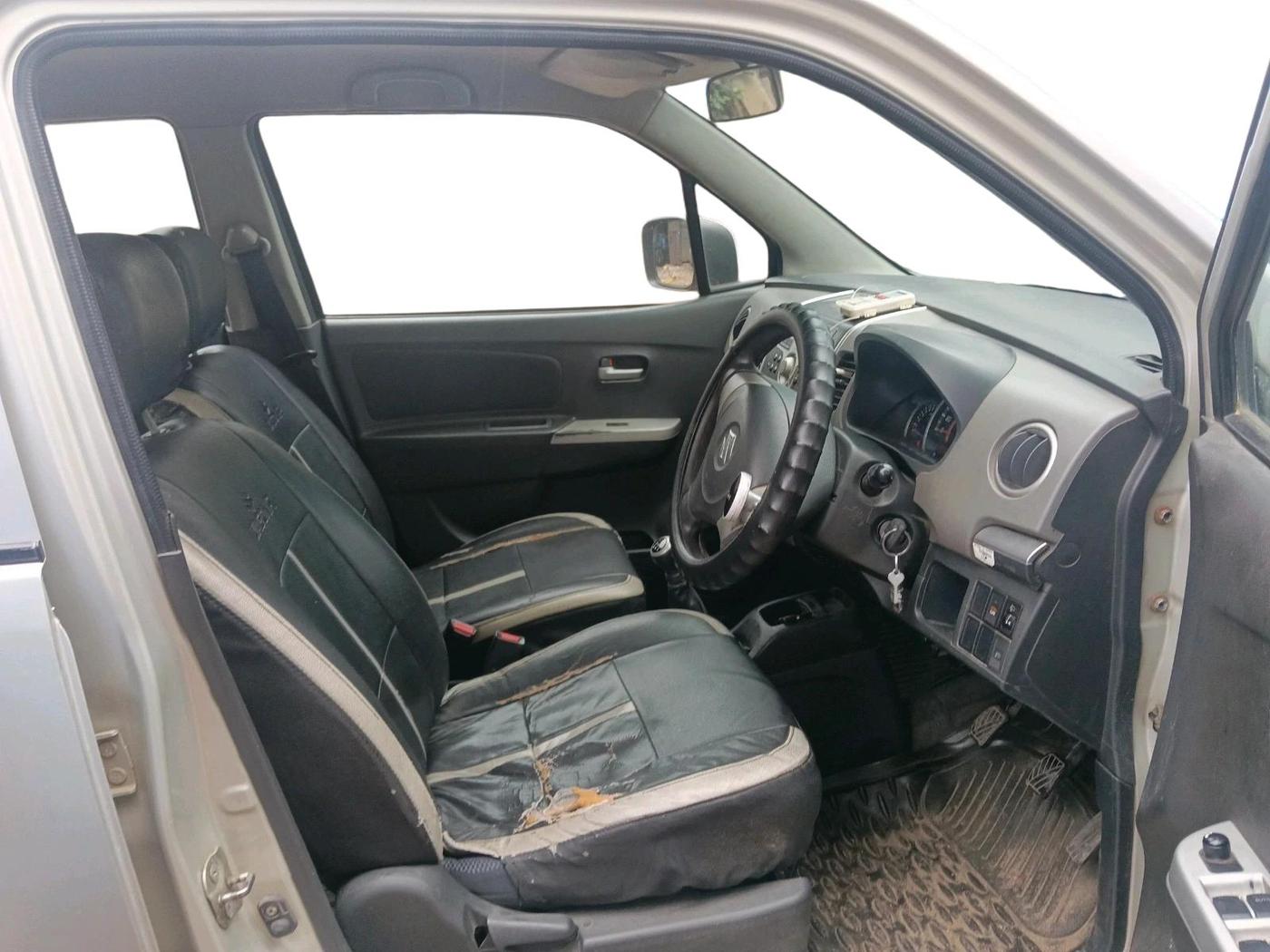 2011 Maruti Wagon R 1.0 VXI, Petrol, Manual, 61,220 km, interior