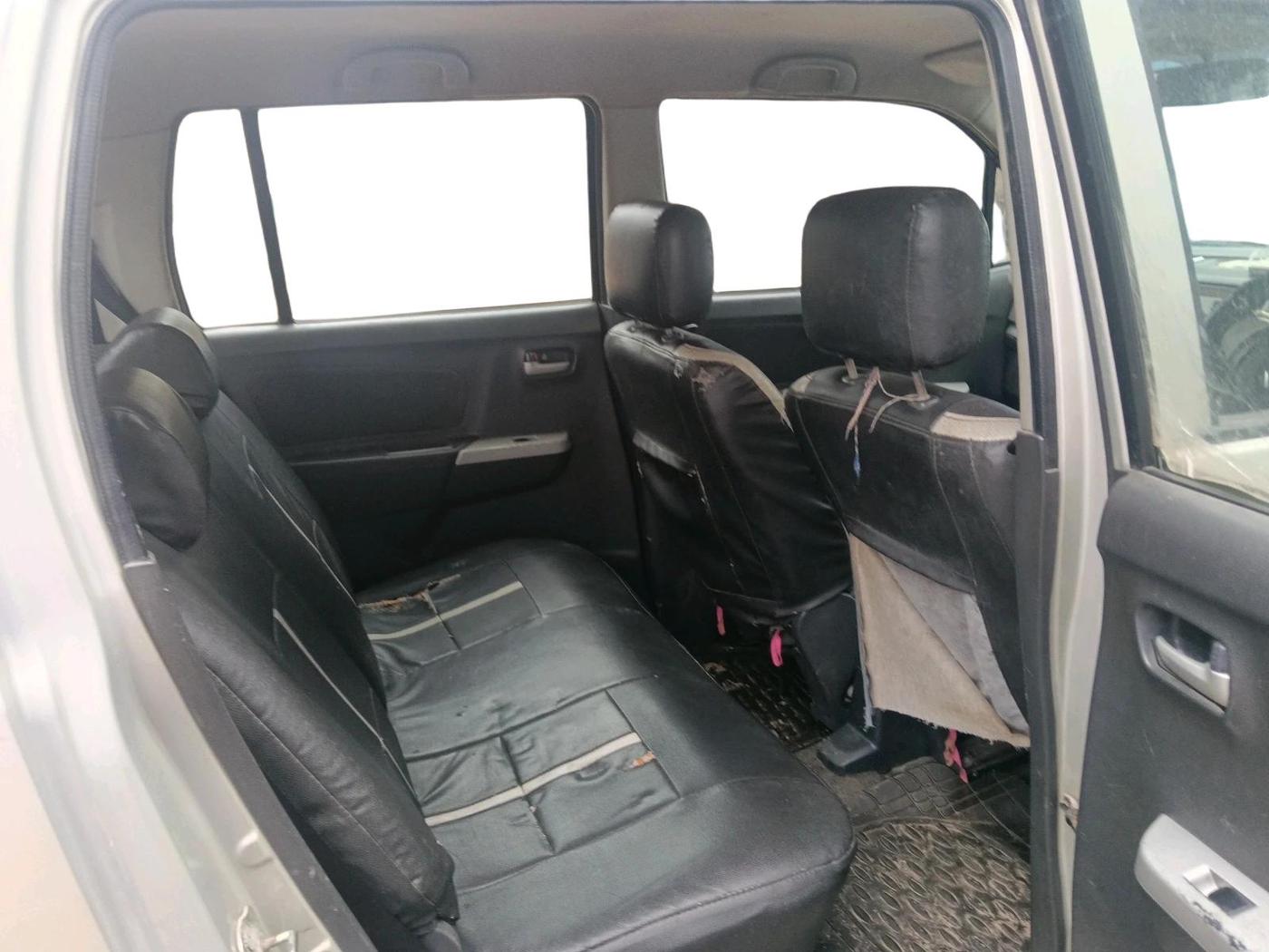2011 Maruti Wagon R 1.0 VXI, Petrol, Manual, 61,220 km, interior