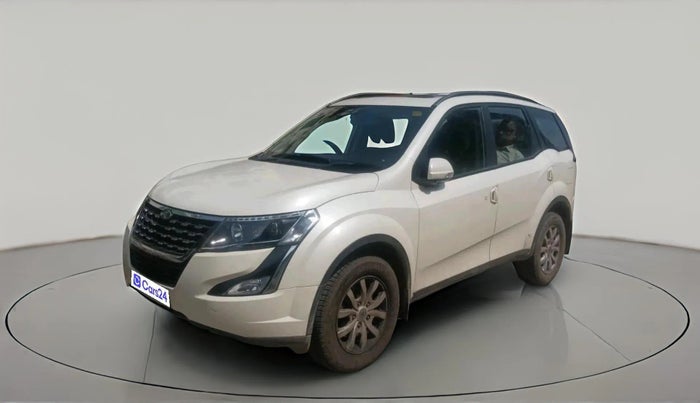 2018 Mahindra XUV500 W9, Diesel, Manual, 40,488 km, exterior