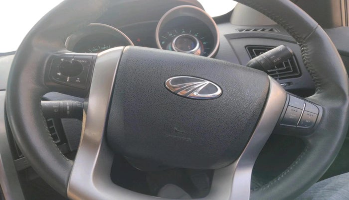 2018 Mahindra XUV500 W9, Diesel, Manual, 40,488 km, interior