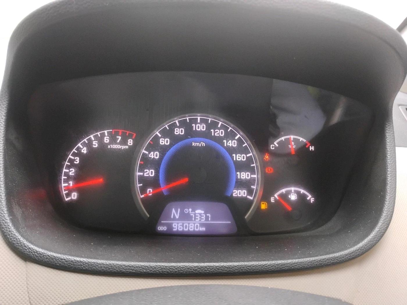 2017 Hyundai Grand i10 SPORTZ (O) AT 1.2 KAPPA VTVT, Petrol, Automatic, 96,080 km, interior