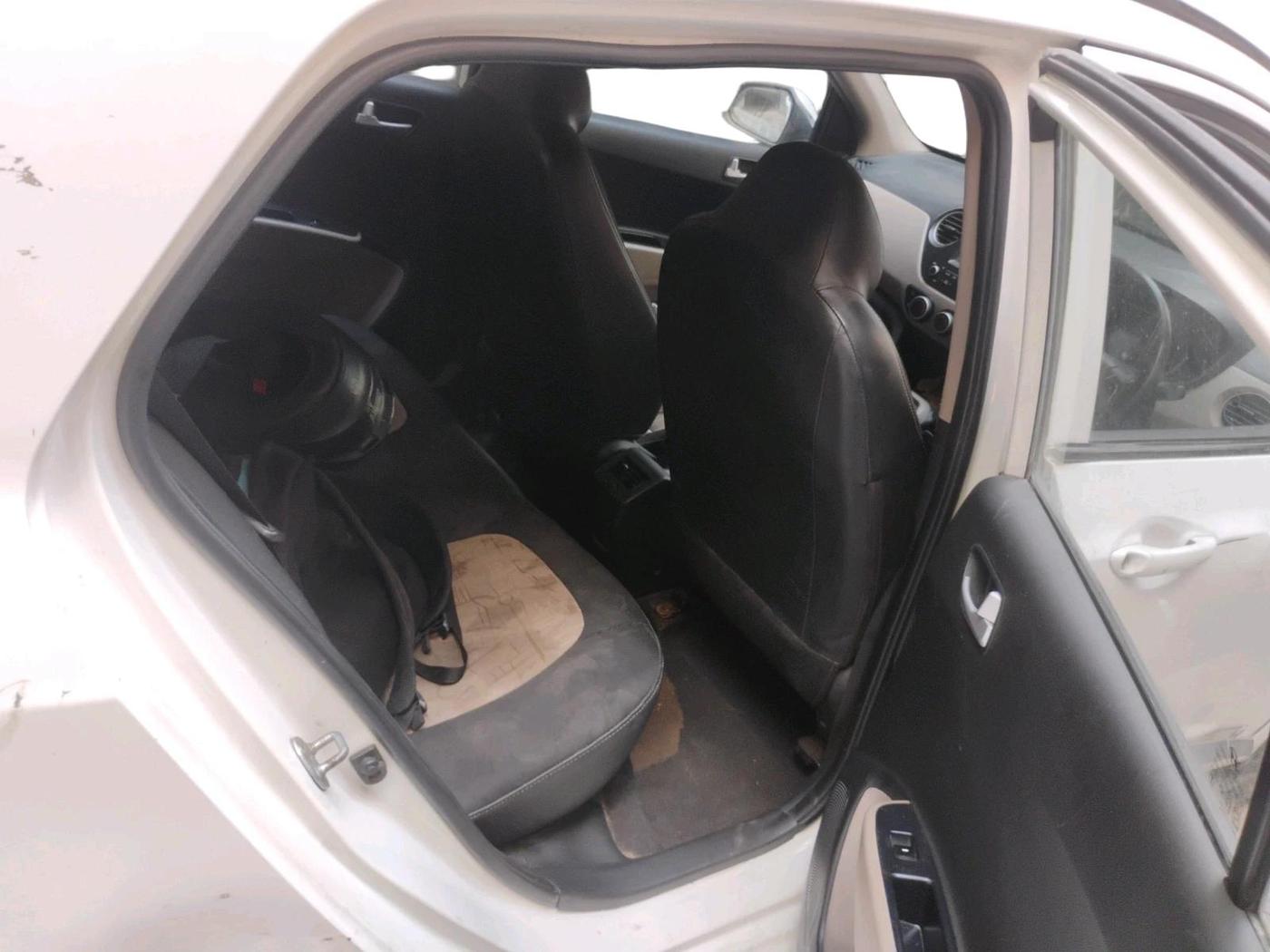 2017 Hyundai Grand i10 SPORTZ (O) AT 1.2 KAPPA VTVT, Petrol, Automatic, 96,080 km, interior