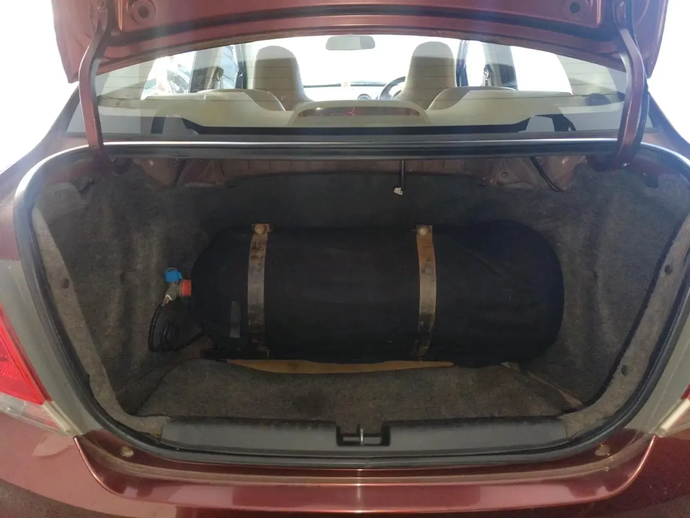 2014 Honda Amaze 1.2L I-VTEC VX AT, CNG, Automatic, 1,18,645 km, exterior