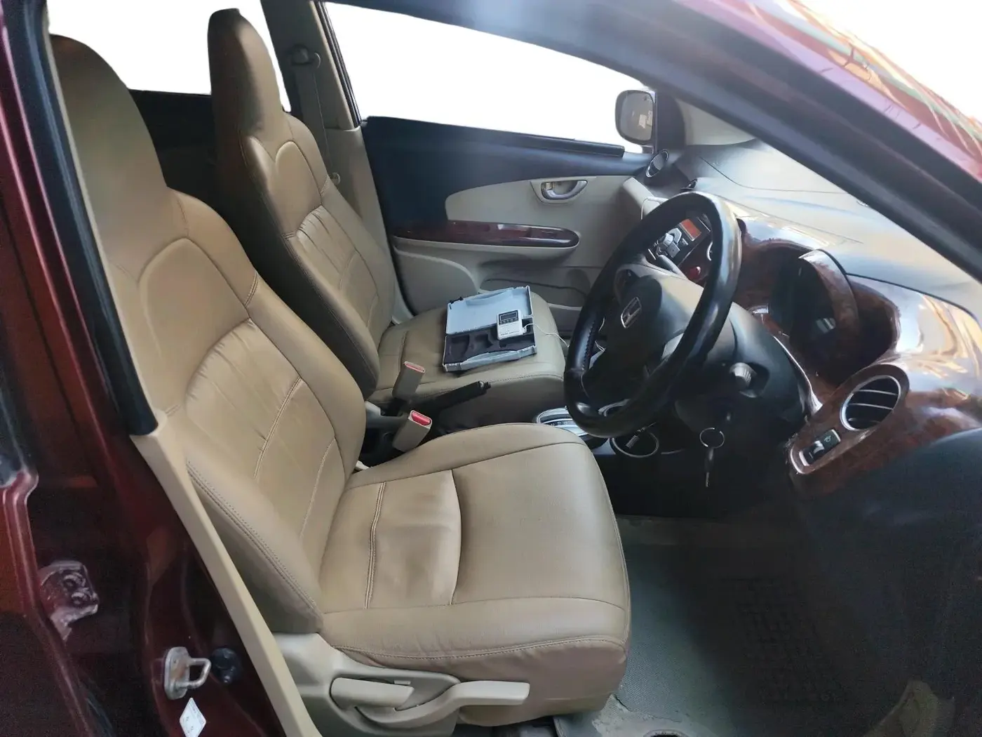 2014 Honda Amaze 1.2L I-VTEC VX AT, CNG, Automatic, 1,18,645 km, interior
