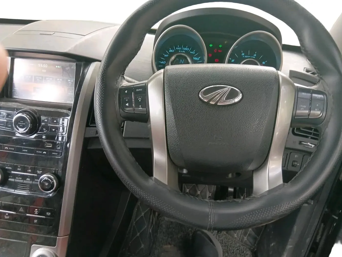 2021 Mahindra XUV500 W9, Diesel, Manual, 91,799 km, interior
