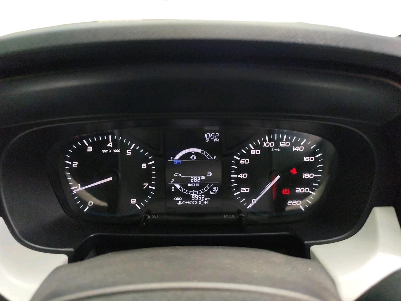 2022 Tata PUNCH PURE MT, Petrol, Manual, 9,952 km, interior