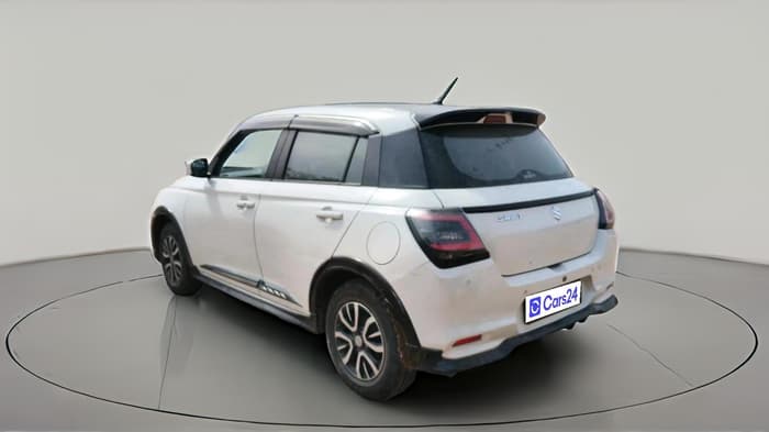 2024 Maruti Swift VXi (O) AMT, CNG, Automatic, 31,393 km, exterior