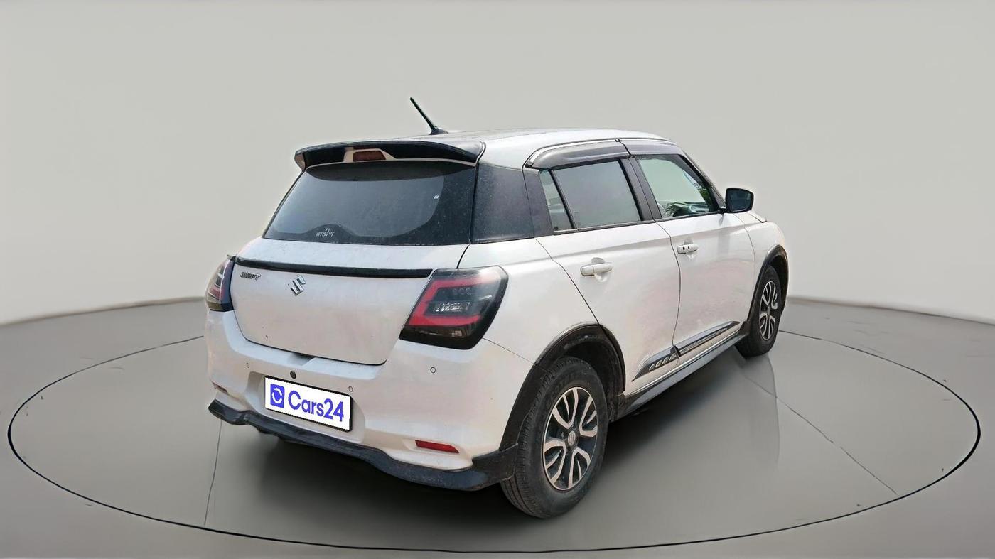 2024 Maruti Swift VXi (O) AMT, CNG, Automatic, 31,393 km, exterior