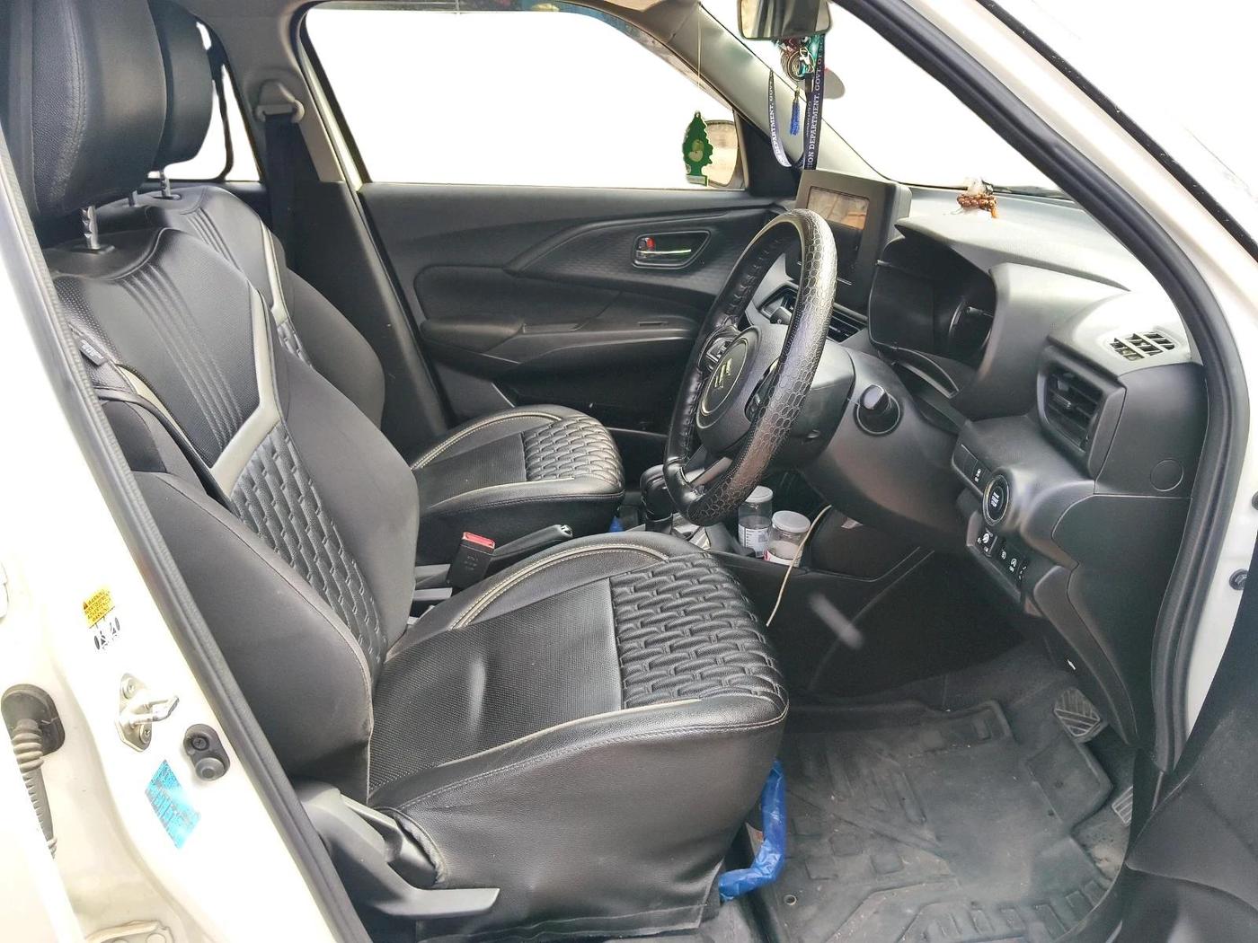 2024 Maruti Swift VXi (O) AMT, CNG, Automatic, 31,393 km, interior