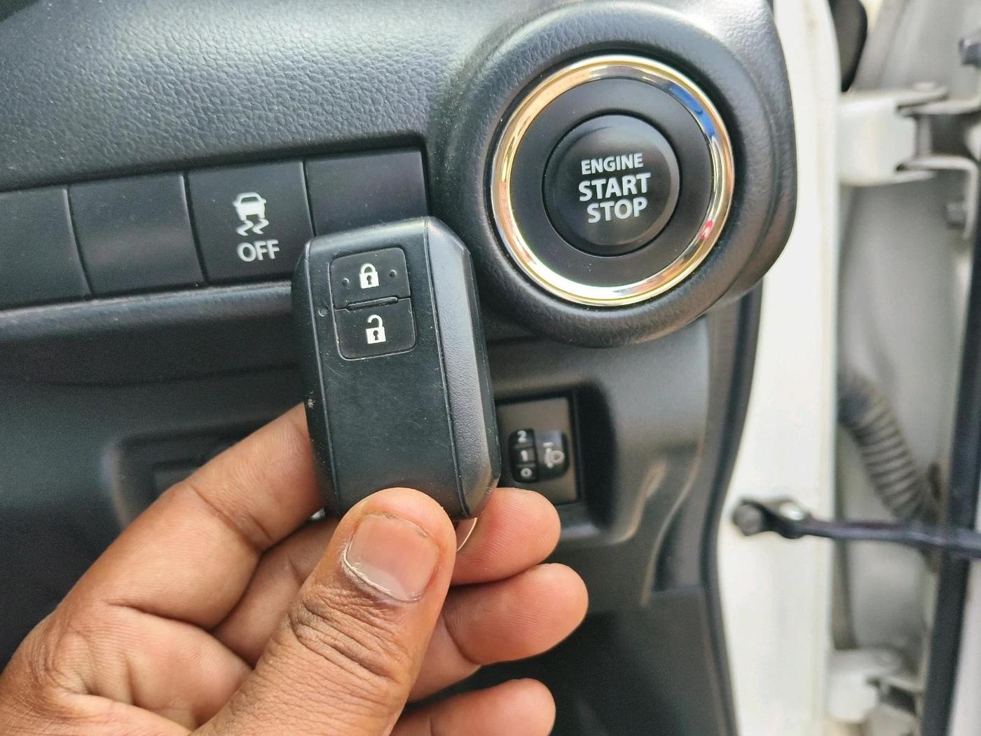 2024 Maruti Swift VXi (O) AMT, CNG, Automatic, 31,393 km, interior