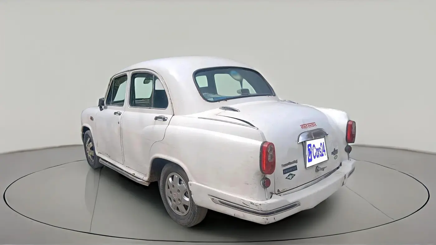 2011 Hindustan Motors Ambassador GRAND 1800 ISZ MPFI, CNG, Manual, 1,64,442 km, exterior
