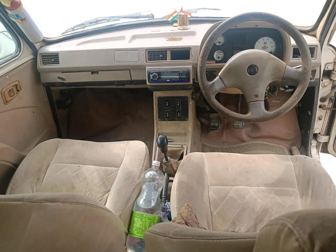 2011 Hindustan Motors Ambassador GRAND 1800 ISZ MPFI, CNG, Manual, 1,64,442 km, interior