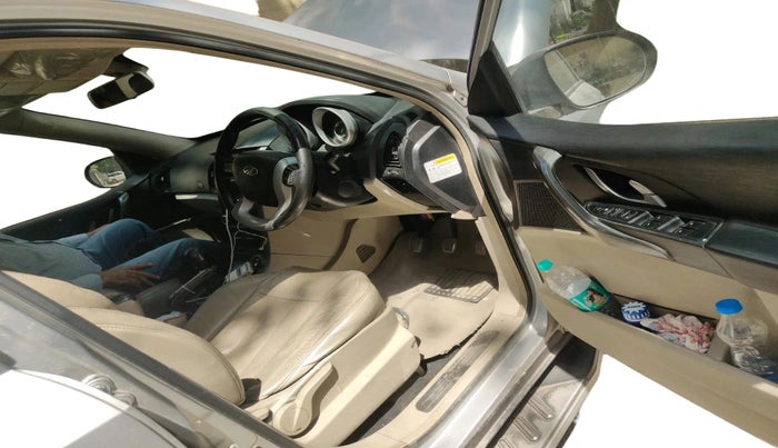 2016 Mahindra XUV500 W8 1.99, Diesel, Manual, 2,41,561 km, interior