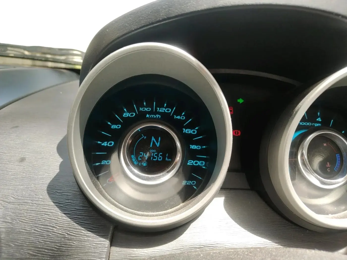 2016 Mahindra XUV500 W8 1.99, Diesel, Manual, 2,41,561 km, interior