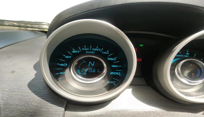 2016 Mahindra XUV500 W8 1.99, Diesel, Manual, 2,41,561 km, interior