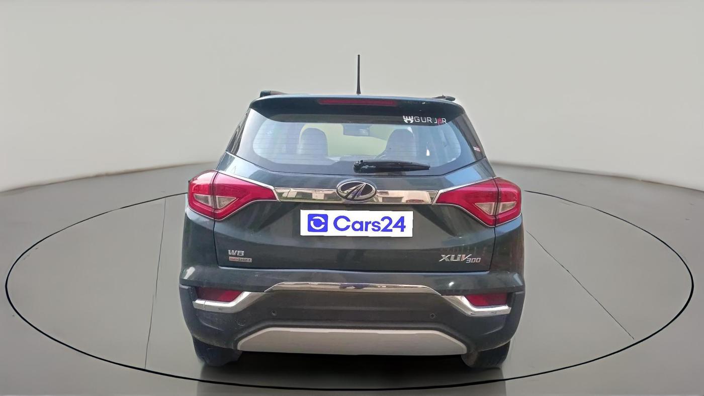 2022 Mahindra XUV300 W8 (O) 1.2 PETROL AMT, Petrol, Automatic, 41,731 km, exterior