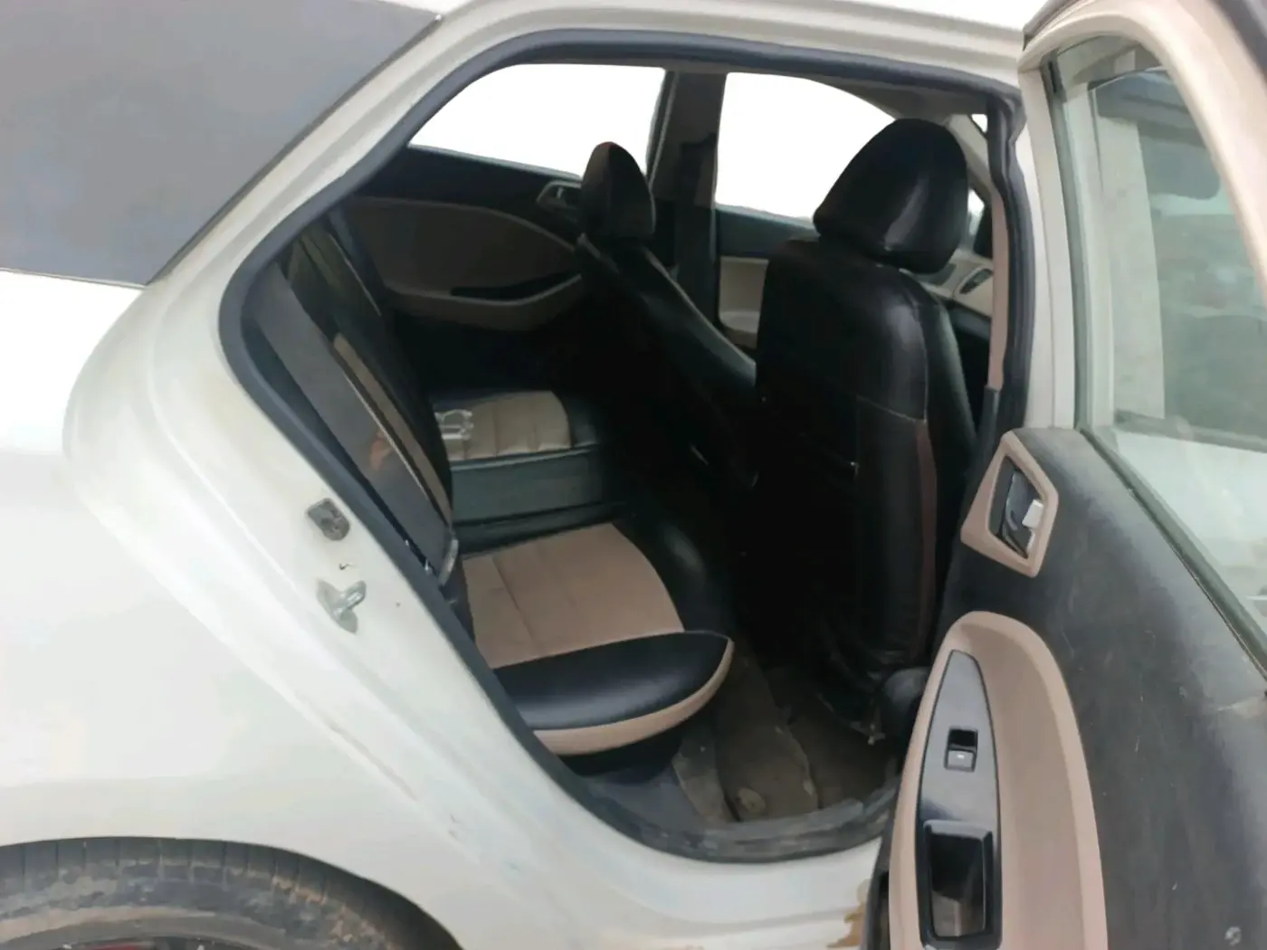 2015 Hyundai Elite i20 SPORTZ 1.2 (O), CNG, Manual, 88,484 km, interior