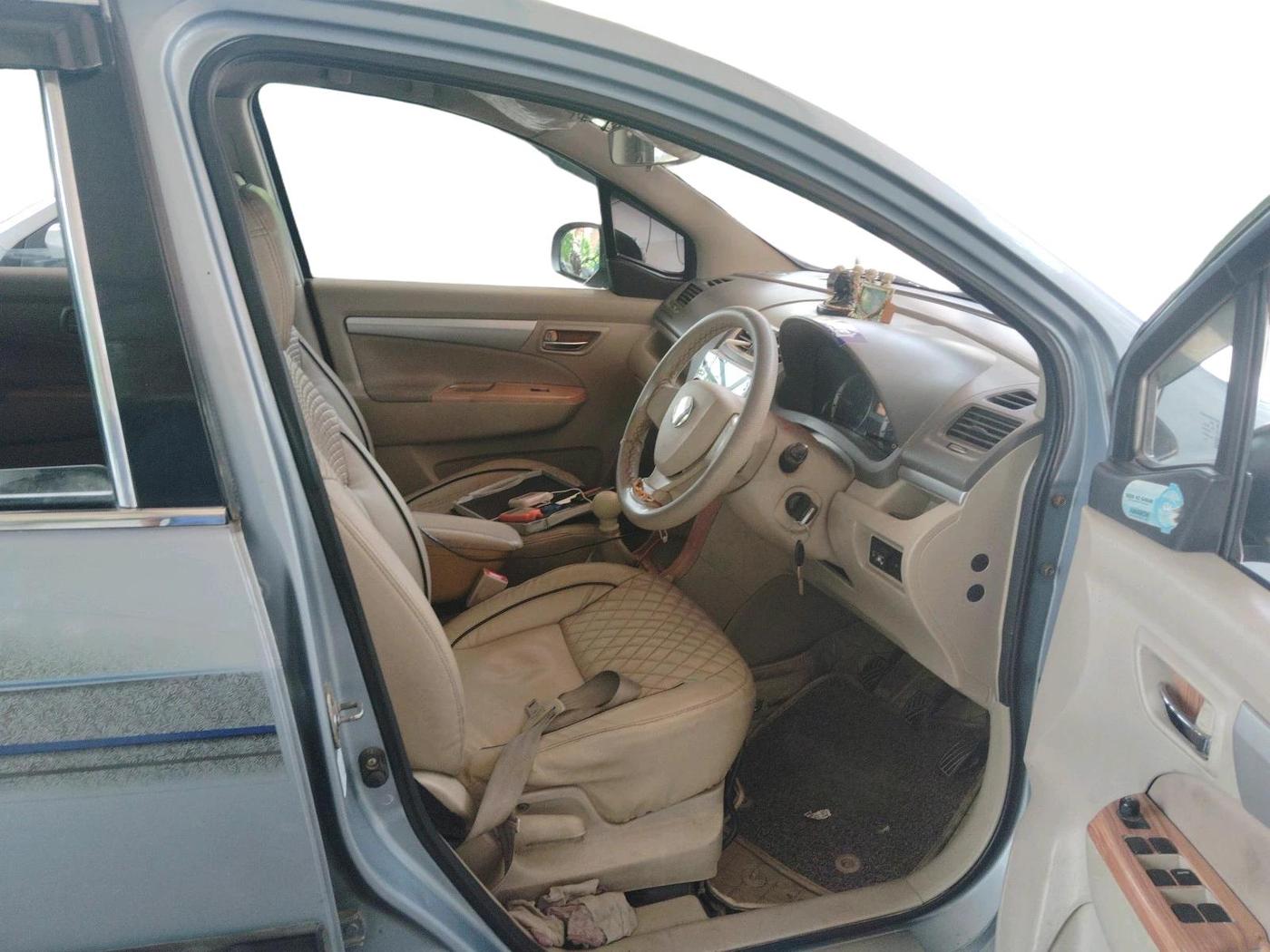 2012 Maruti Ertiga VXI, CNG, Manual, 2,08,458 km, interior