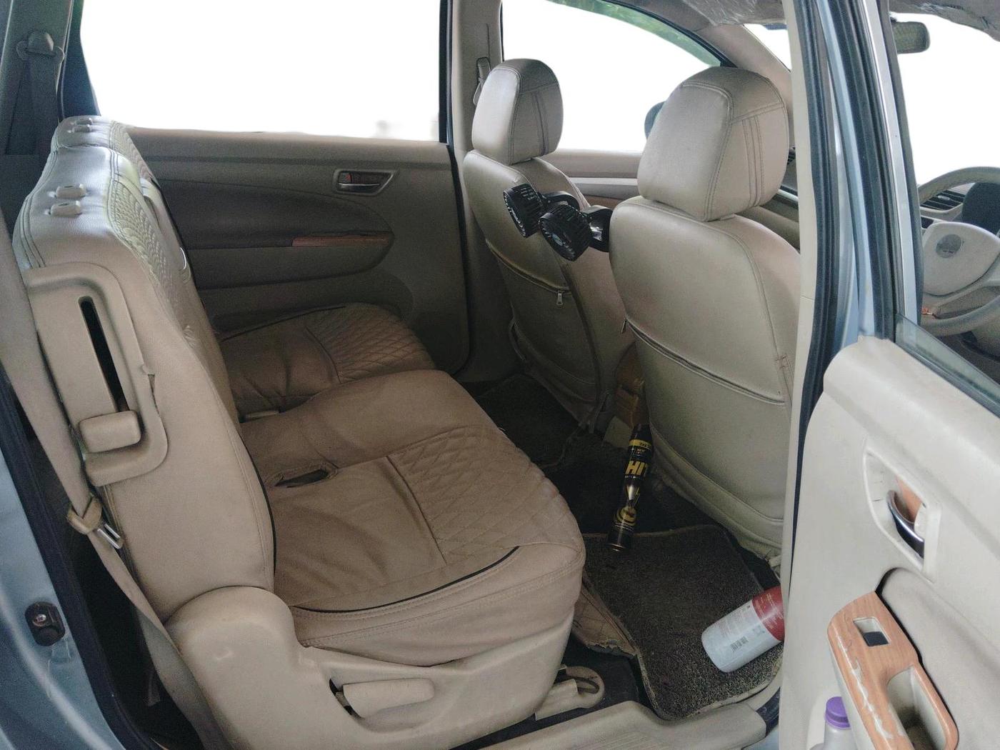 2012 Maruti Ertiga VXI, CNG, Manual, 2,08,458 km, interior