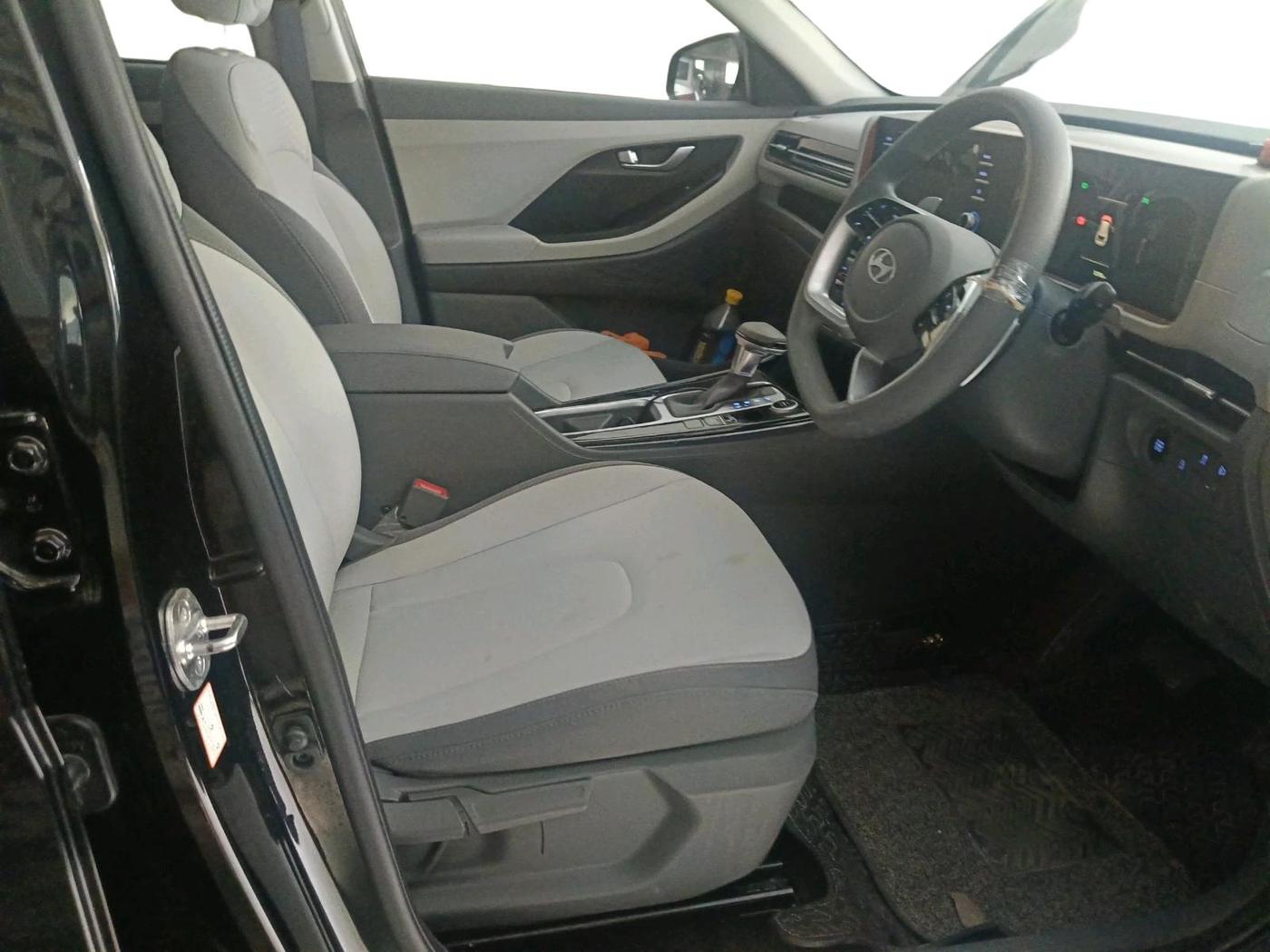2024 Hyundai Creta 1.5 S (O) MPi iVT, Petrol, Automatic, 10,398 km, interior