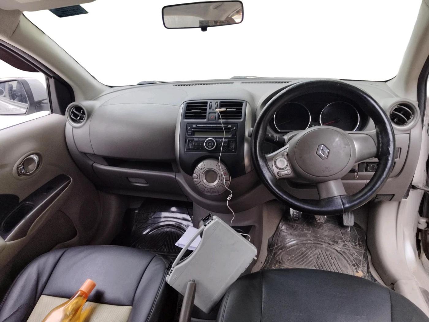 2012 Renault Scala RXE PETROL, Petrol, Manual, 1,55,614 km, interior