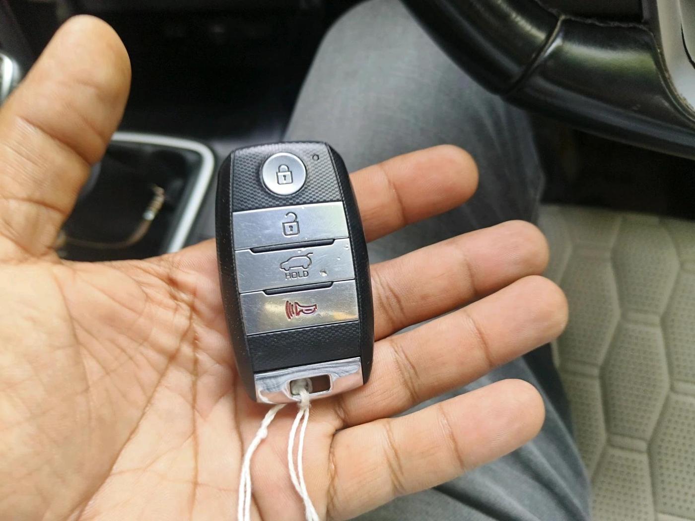 2019 KIA SELTOS HTX 1.5 PETROL, Petrol, Manual, 1,35,766 km, interior