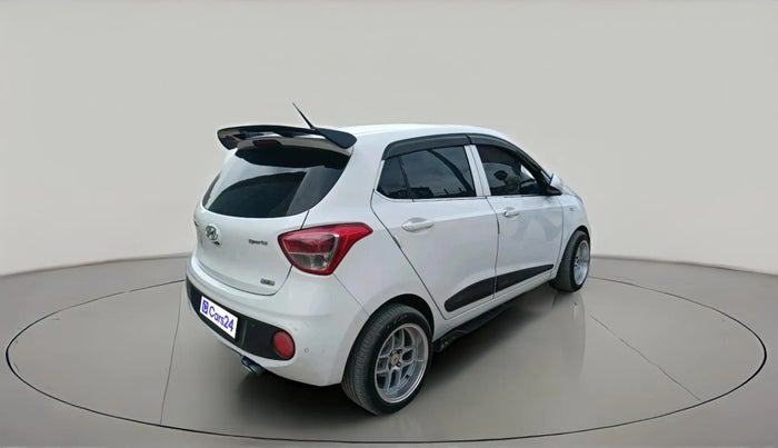 2017 Hyundai Grand i10 SPORTZ 1.2 KAPPA VTVT, CNG, Manual, 1,00,261 km, exterior
