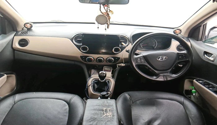 2017 Hyundai Grand i10 SPORTZ 1.2 KAPPA VTVT, CNG, Manual, 1,00,261 km, interior