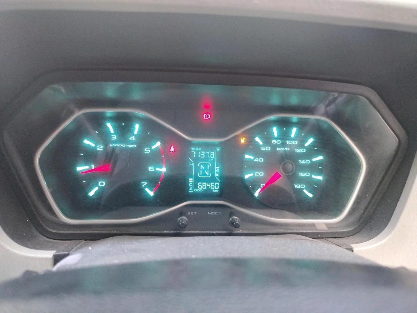 2019 Mahindra Scorpio S9, Diesel, Manual, 68,460 km, interior