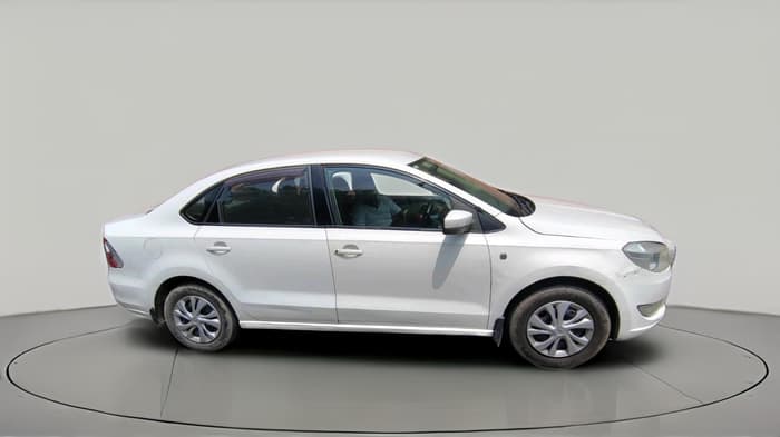 2011 Skoda Rapid 1.6 MPI ACTIVE, Petrol, Manual, 2,00,546 km, exterior