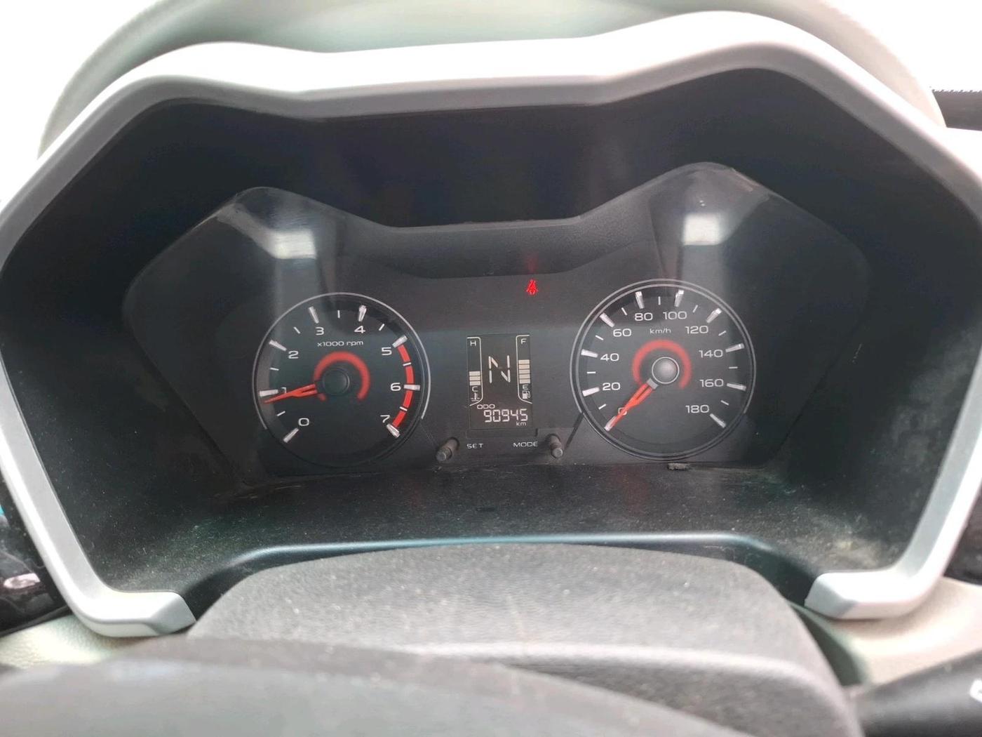 2016 Mahindra Kuv100 K8 6 STR, Petrol, Manual, 90,945 km, interior