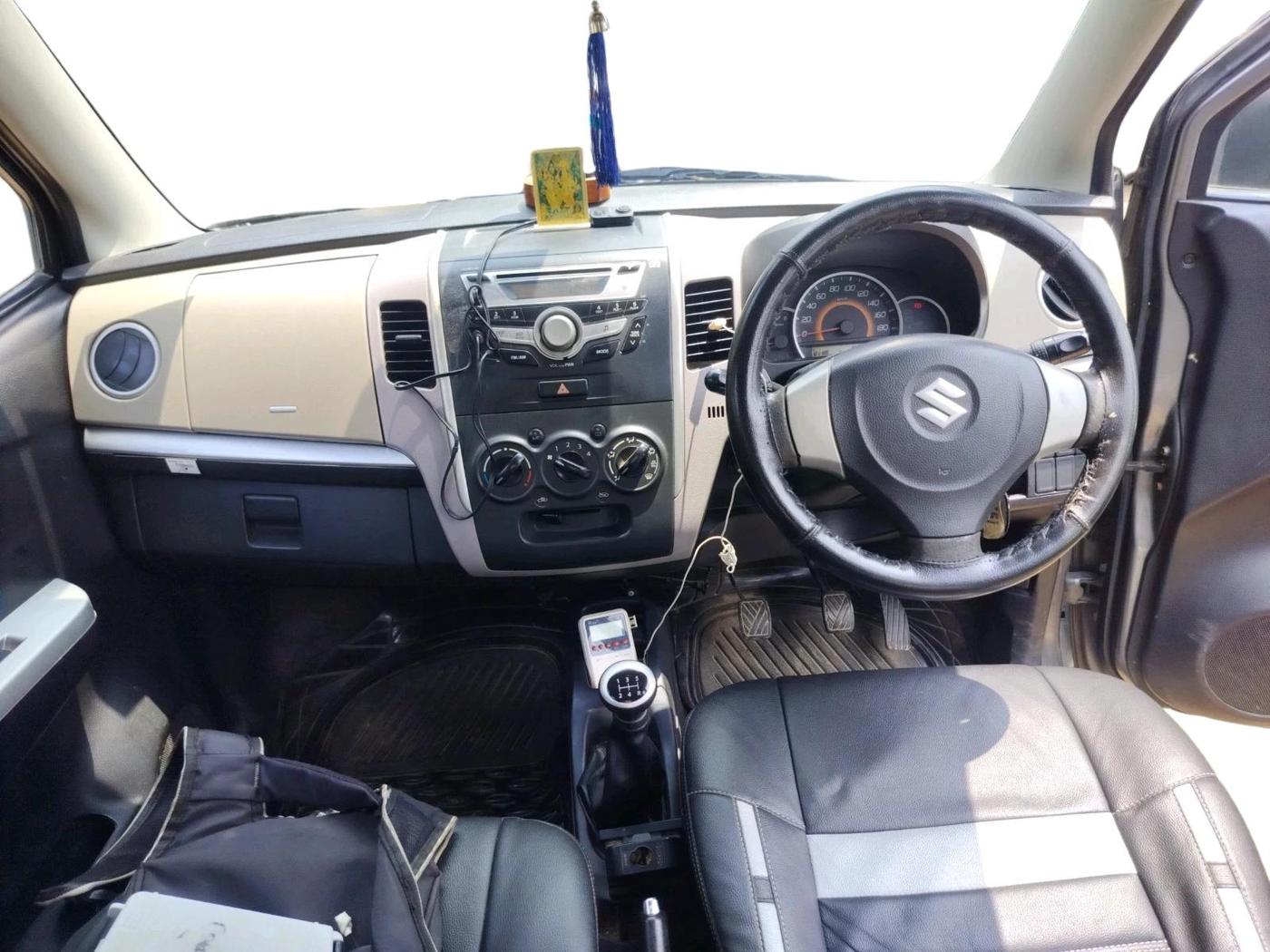 2013 Maruti Wagon R 1.0 VXI, Petrol, Manual, 82,186 km, interior