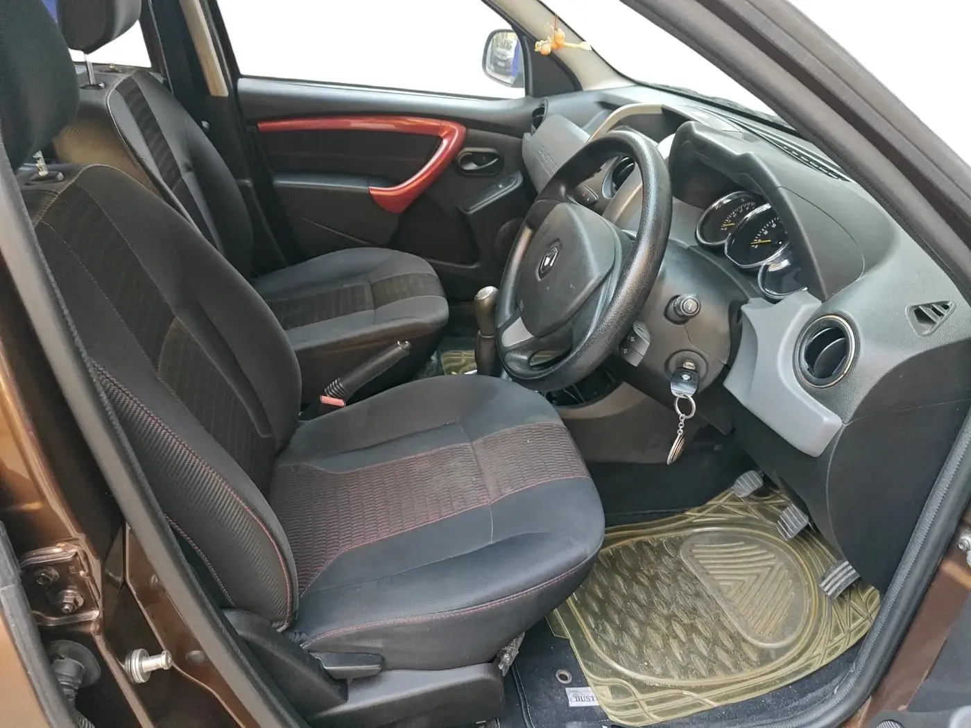 2017 Renault Duster 85 PS RXS MT DIESEL, Diesel, Manual, 75,494 km, interior