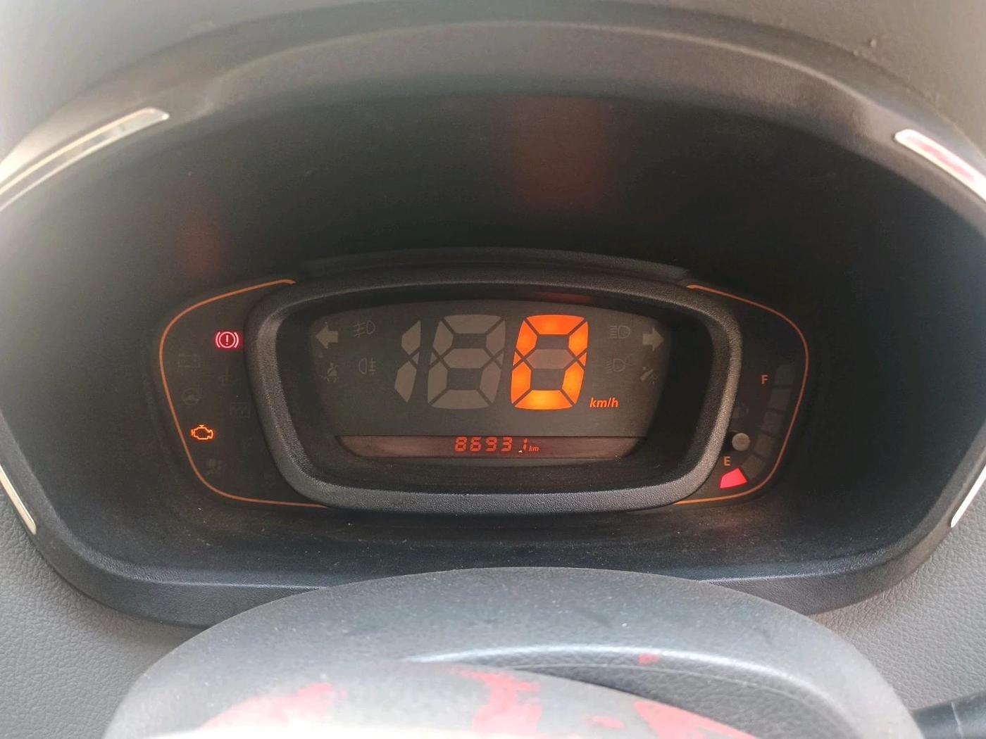2016 Renault Kwid RXT 1.0, CNG, Manual, 83,931 km, interior