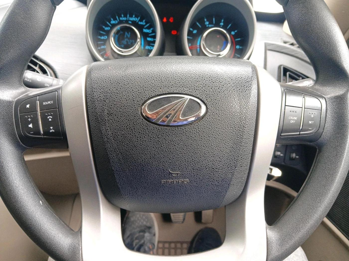 2017 Mahindra XUV500 W6 1.99, Diesel, Manual, 46,727 km, interior