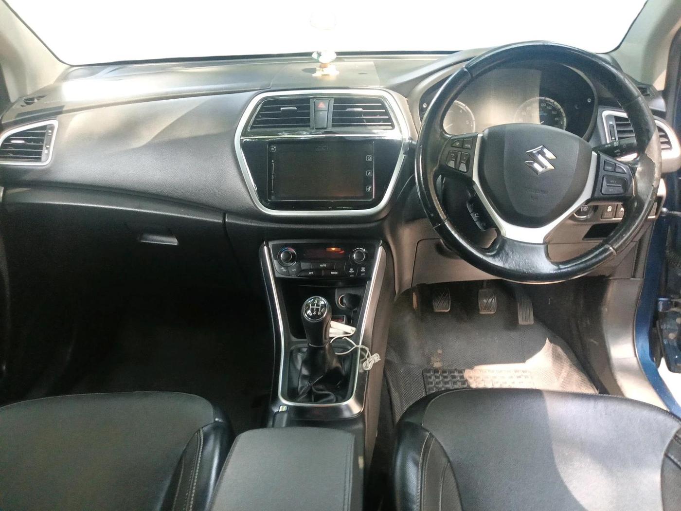 2017 Maruti S Cross ALPHA 1.3, Diesel, Manual, 59,616 km, interior