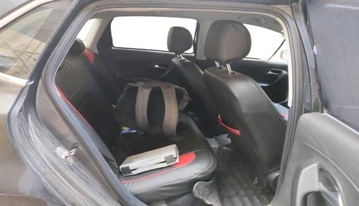 2014 Volkswagen Polo COMFORTLINE 1.2L PETROL, Petrol, Manual, 1,07,953 km, interior