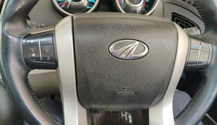 2016 Mahindra XUV500 W10, Diesel, Manual, 88,950 km, interior