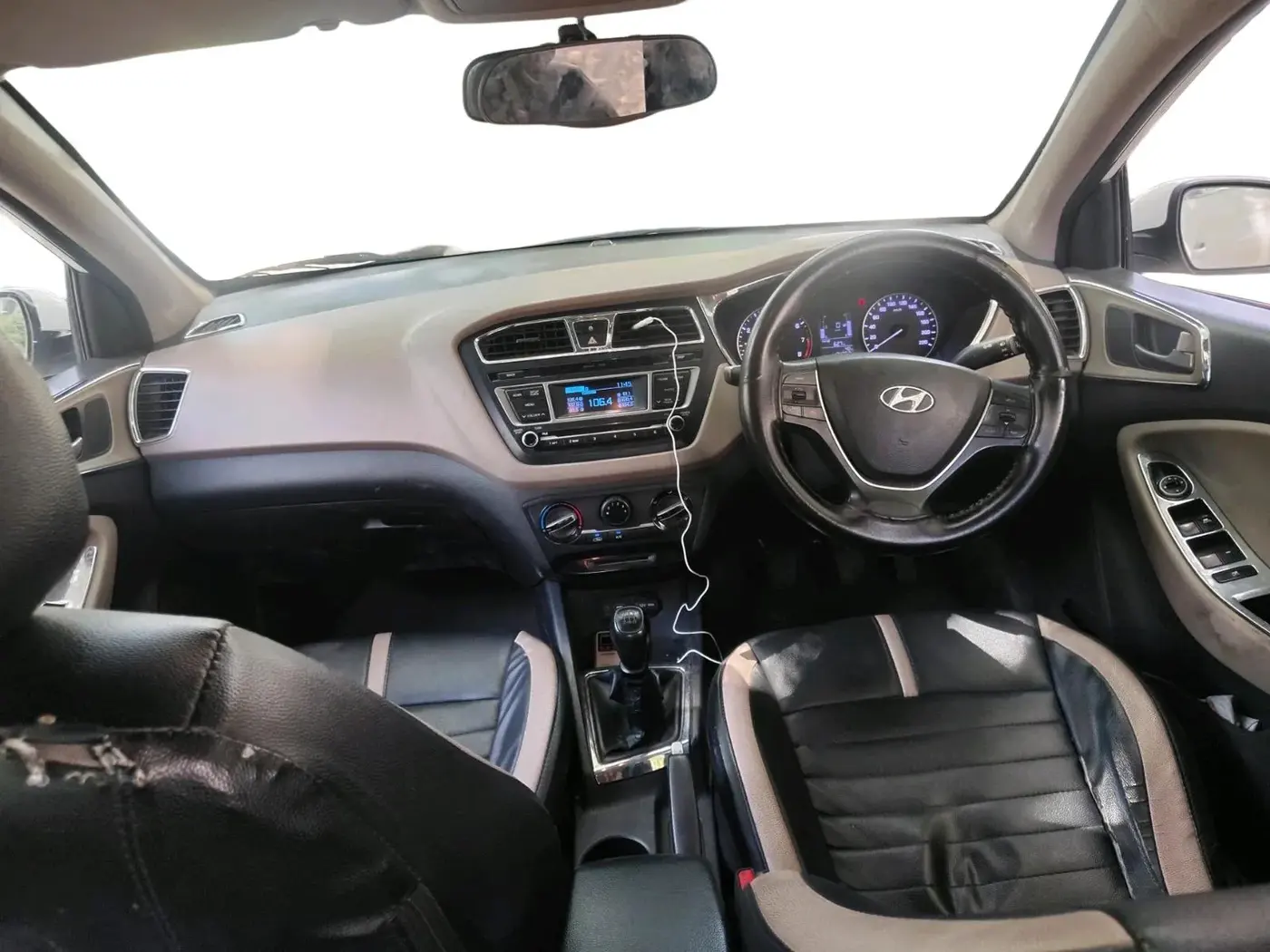 2015 Hyundai Elite i20 MAGNA 1.2, Petrol, Manual, 1,24,352 km, interior