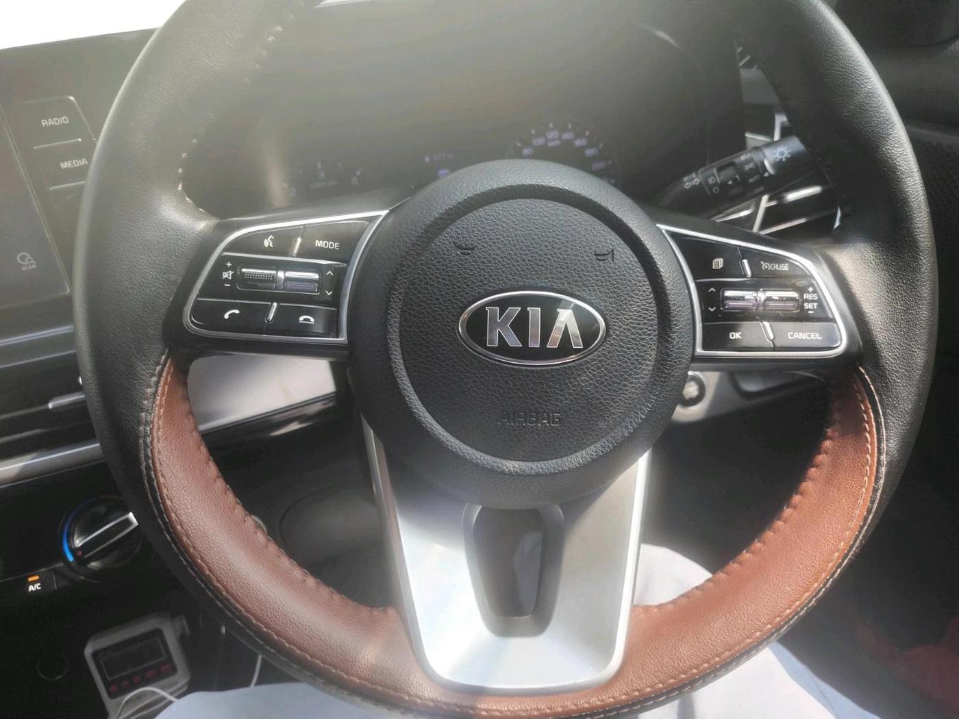 2021 KIA SELTOS HTK PLUS AT 1.5 DIESEL, Diesel, Automatic, 57,307 km, interior