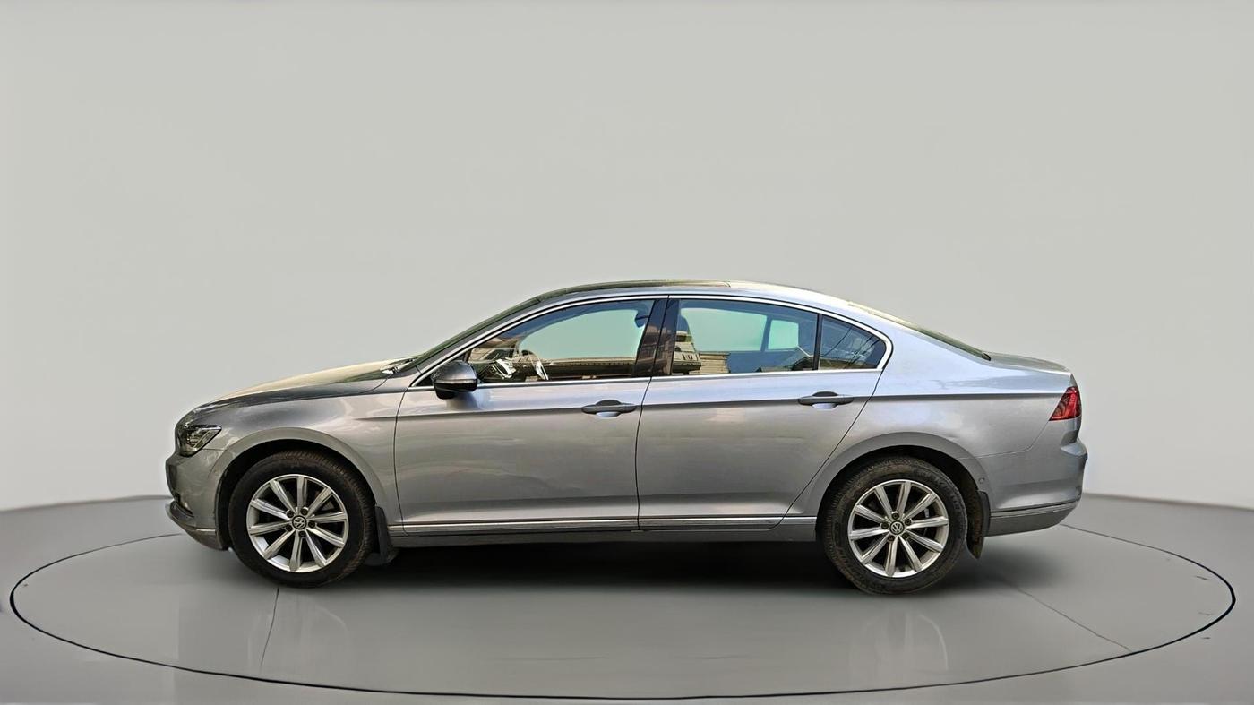 2018 Volkswagen Passat HIGHLINE DSG, Diesel, Automatic, 1,91,800 km, exterior