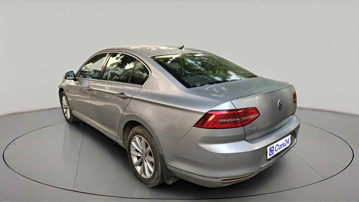 2018 Volkswagen Passat HIGHLINE DSG, Diesel, Automatic, 1,91,800 km, exterior