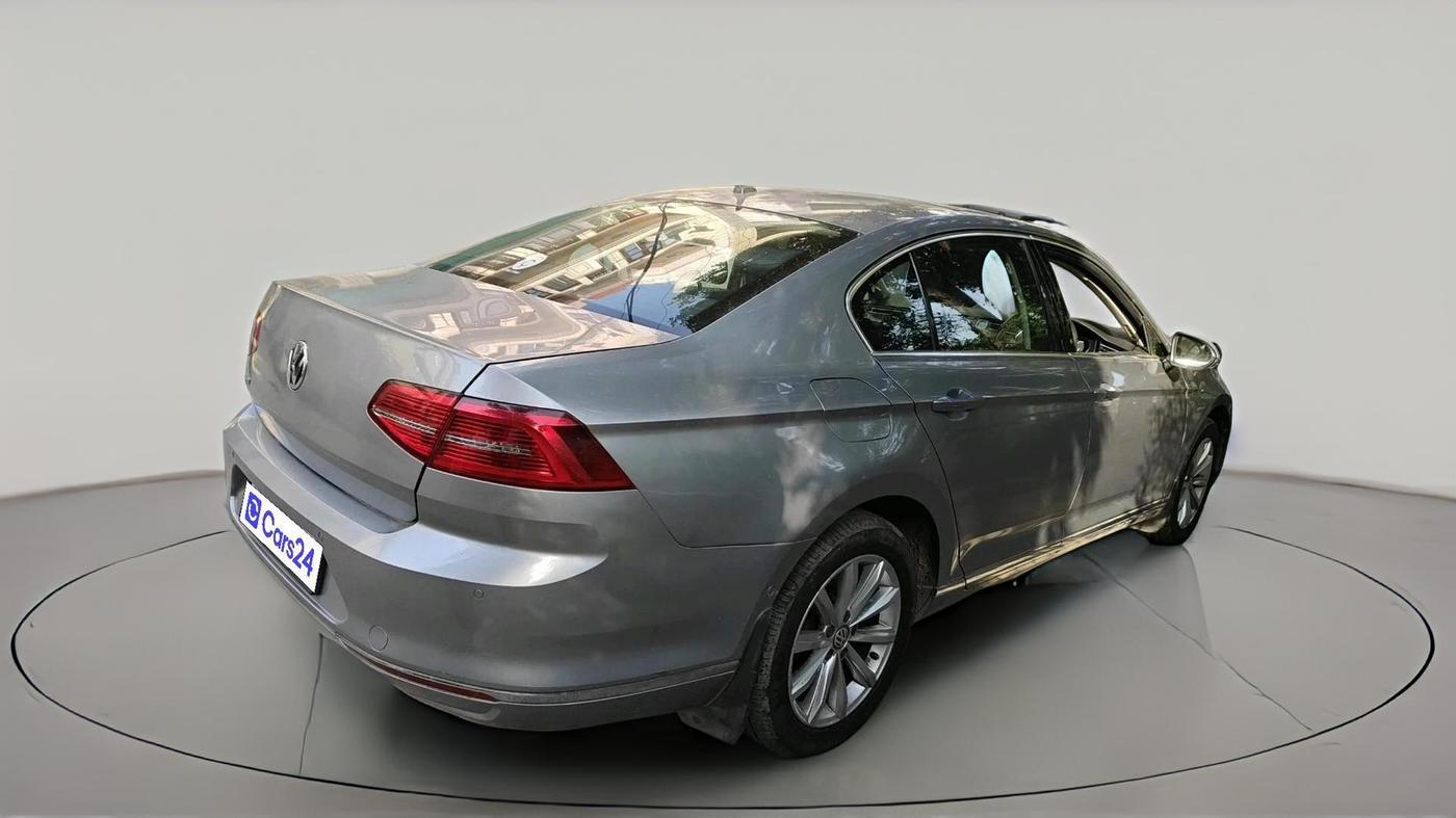 2018 Volkswagen Passat HIGHLINE DSG, Diesel, Automatic, 1,91,800 km, exterior