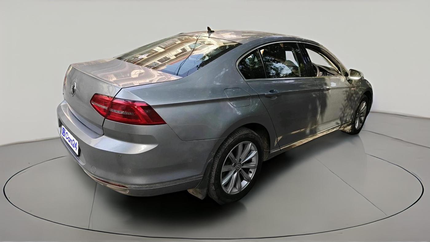 2018 Volkswagen Passat HIGHLINE DSG, Diesel, Automatic, 1,91,800 km, exterior