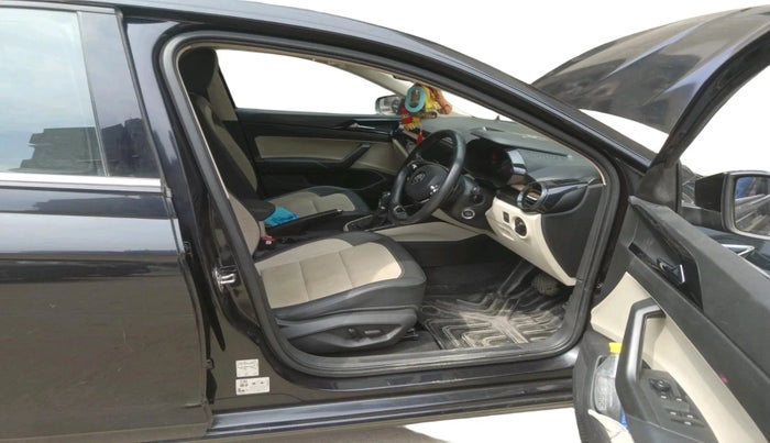 2023 Skoda SLAVIA STYLE 1.0L TSI AT, Petrol, Automatic, 18,061 km, interior