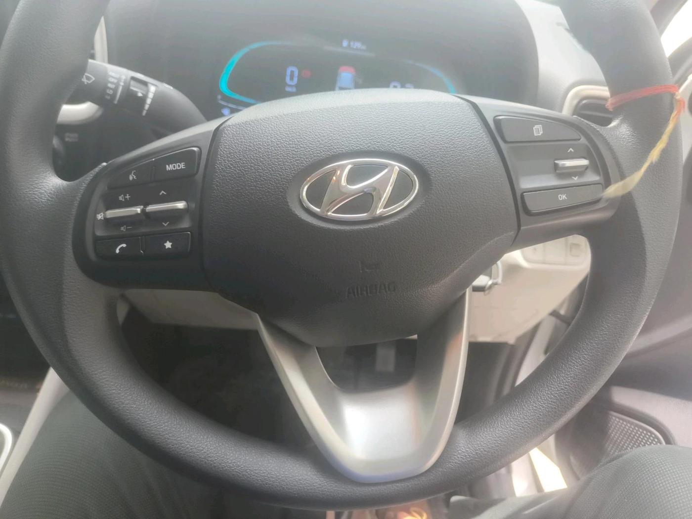 2024 Hyundai VENUE S (O) Plus 1.2 Petrol , Petrol, Manual, 6,063 km, interior