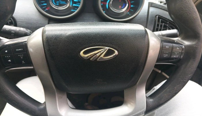 2016 Mahindra XUV500 W6 1.99, Diesel, Manual, 1,01,395 km, interior