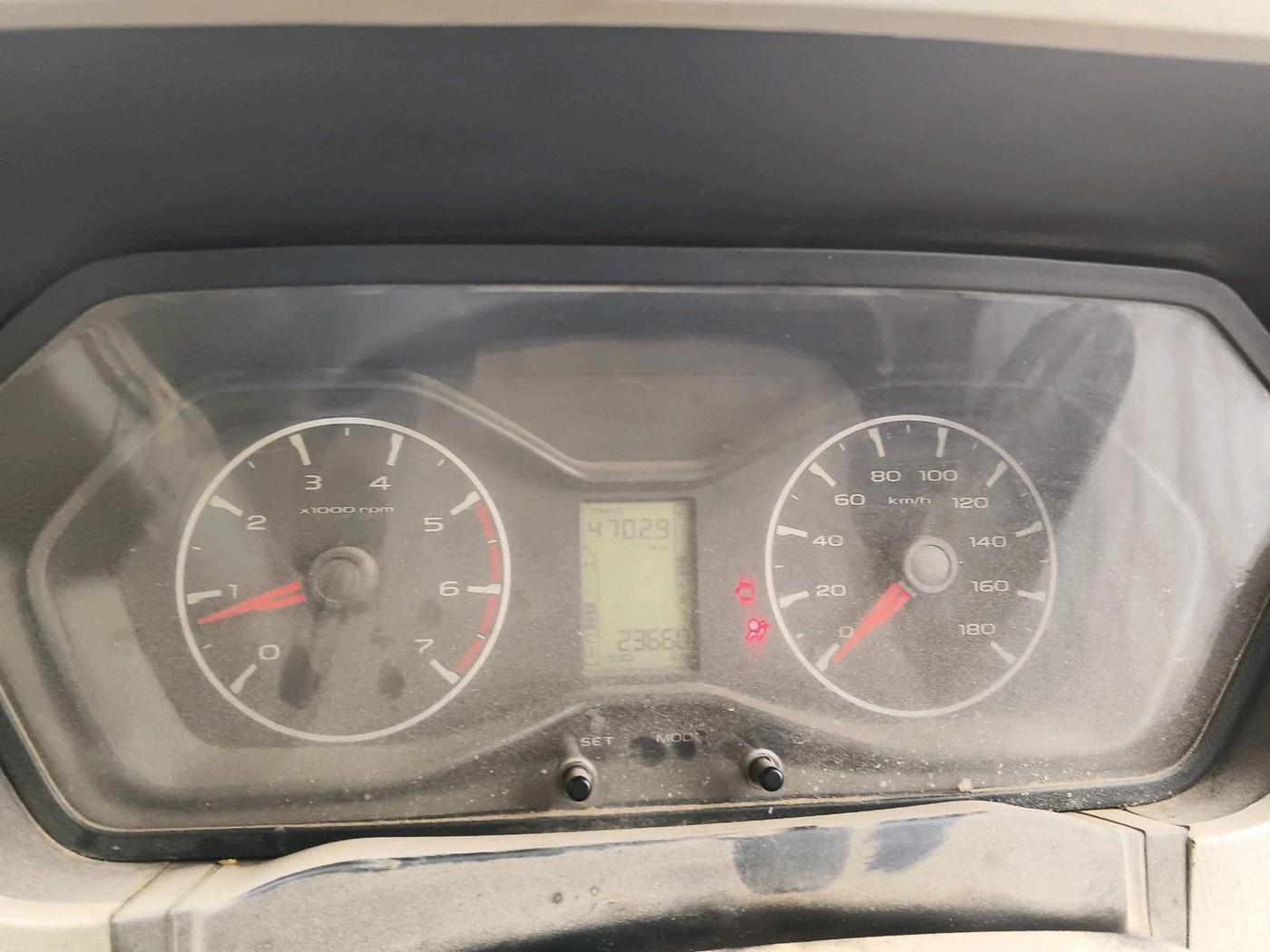 2016 Mahindra Scorpio S6 PLUS 1.99, Diesel, Manual, 23,660 km, interior